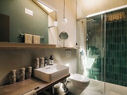 KURVE Apartments & Lounge