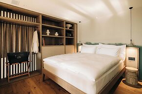 KURVE Apartments & Lounge