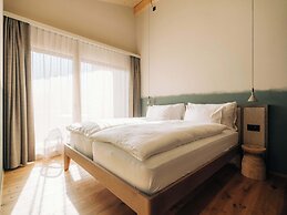 KURVE Apartments & Lounge