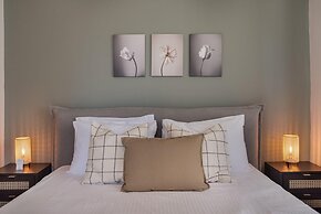 Phaedrus Living: Larnaca Tsimintia Retreat