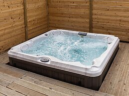 Chalet With Whirlpool tub