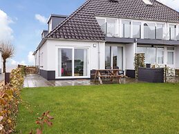 Apartment Near Sneekermeer With Marina Access