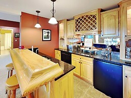 Magnificent Mountain Lodge by Taylor Made Deep Creek