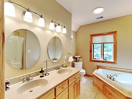Magnificent Mountain Lodge by Taylor Made Deep Creek
