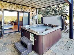 Magnificent Mountain Lodge by Taylor Made Deep Creek