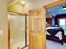 Magnificent Mountain Lodge by Taylor Made Deep Creek