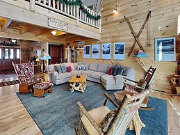Magnificent Mountain Lodge by Taylor Made Deep Creek
