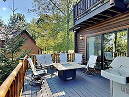 Magnificent Mountain Lodge by Taylor Made Deep Creek