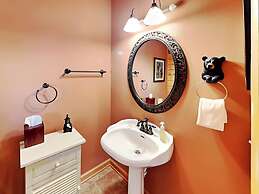 Magnificent Mountain Lodge by Taylor Made Deep Creek