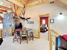 Magnificent Mountain Lodge by Taylor Made Deep Creek