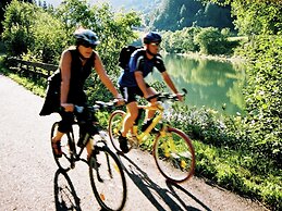 Exclusive Chalet With Whirlpool