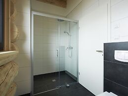 Cosy, Modern Canadian Wooden Chalet