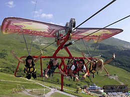 Cosy, Modern Canadian Wooden Chalet