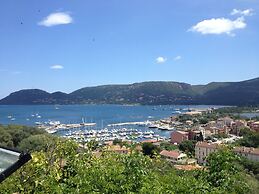 Spacious Holiday Home With Pool