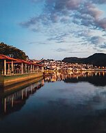 Cyrilo's Palace Hotel