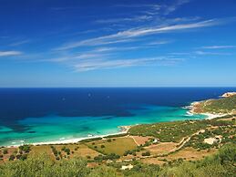 Spacious Holiday Home With Pool