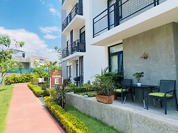 Bambu Residencial with Pool Near Beach