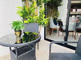 Bambu Residencial with Pool Near Beach
