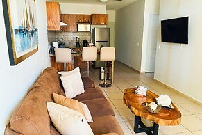 Bambu Residencial with Pool Near Beach
