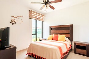 Bambu Residencial with Pool Near Beach