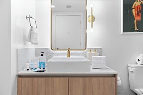 Luxury Condo in Downtown Miami