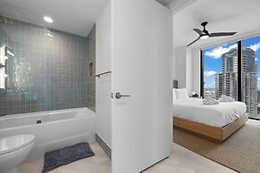 Luxury Condo in Downtown Miami