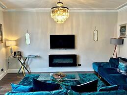 Bijou Boutique Deluxe One Bed Apartment