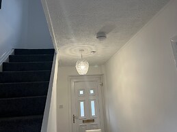 Sleeps6-wifi-parking-ideal for Tradesmen-garden