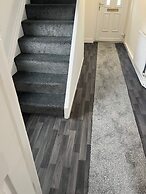 Sleeps6-wifi-parking-ideal for Tradesmen-garden