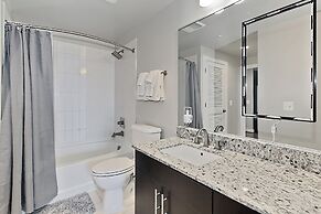 Modern getaway in Reston 2 bedroom