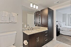 Modern getaway in Reston 2 bedroom