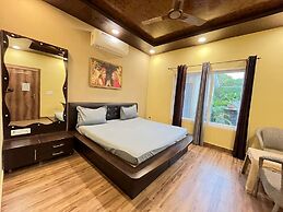 GoBravo 37 - 2Bhk Farm with Pool & Garden Sec150 Noida