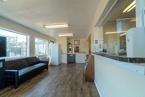 Regency Inn & Suites By OYO Bay City TX