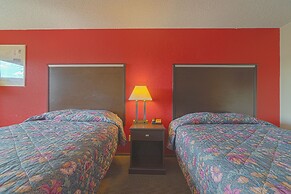 Regency Inn & Suites By OYO Bay City TX