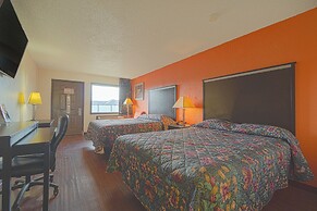 Regency Inn & Suites By OYO Bay City TX