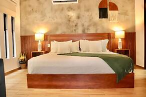 Sunset Kin Beach Apartments