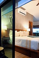 Sunset Kin Beach Apartments