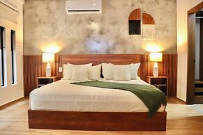 Sunset Kin Beach Apartments