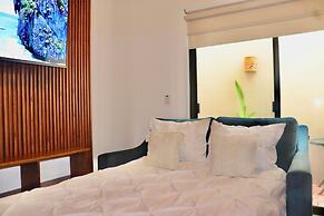 Sunset Kin Beach Apartments