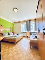 Affordable Central Rooms Near U3