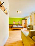 Affordable Central Rooms Near U3