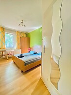 Affordable Central Rooms Near U3