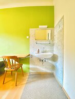 Affordable Central Rooms Near U3