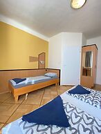 Affordable Central Rooms Near U3