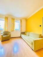 Affordable Central Rooms Near U3