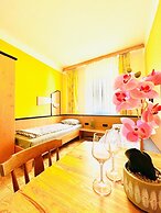 Affordable Central Rooms Near U3