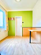 Affordable Central Rooms Near U3