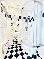 Affordable Central Rooms Near U3