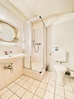 Affordable Central Rooms Near U3