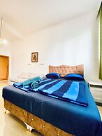 Affordable Central Rooms Near U3